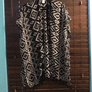 Black and white Aztec kimono